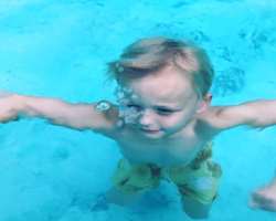 The child actor is also good at swimming.